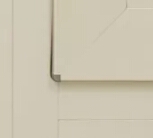 切掉窗戶尖角，將PVC材質鑲嵌其中