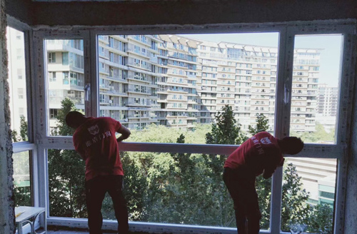 維盾門(mén)窗安裝團(tuán)隊(duì)