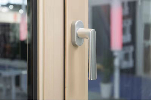 維盾門窗-執(zhí)手